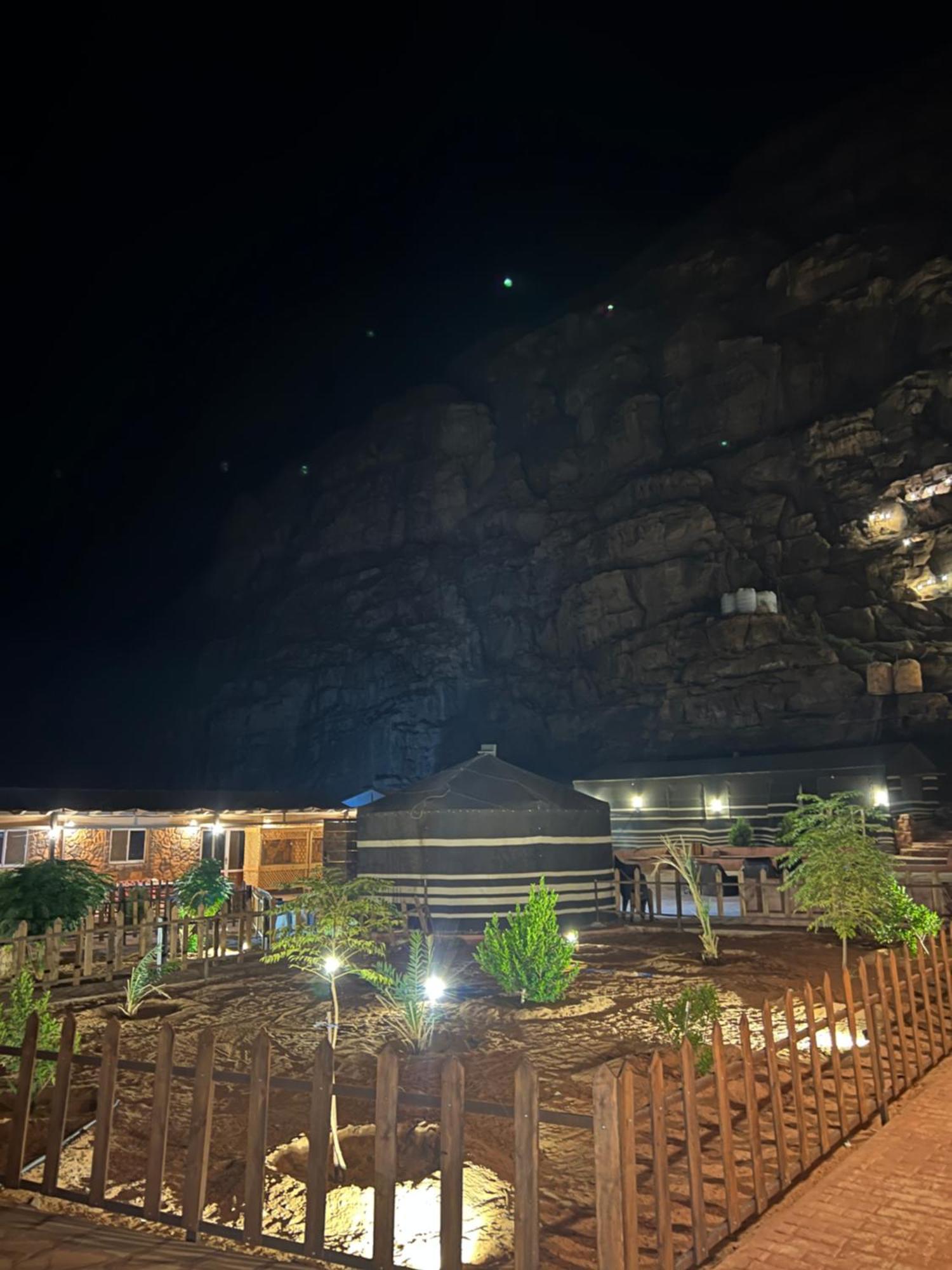 Wadi Rum Sky Camp Luaran gambar