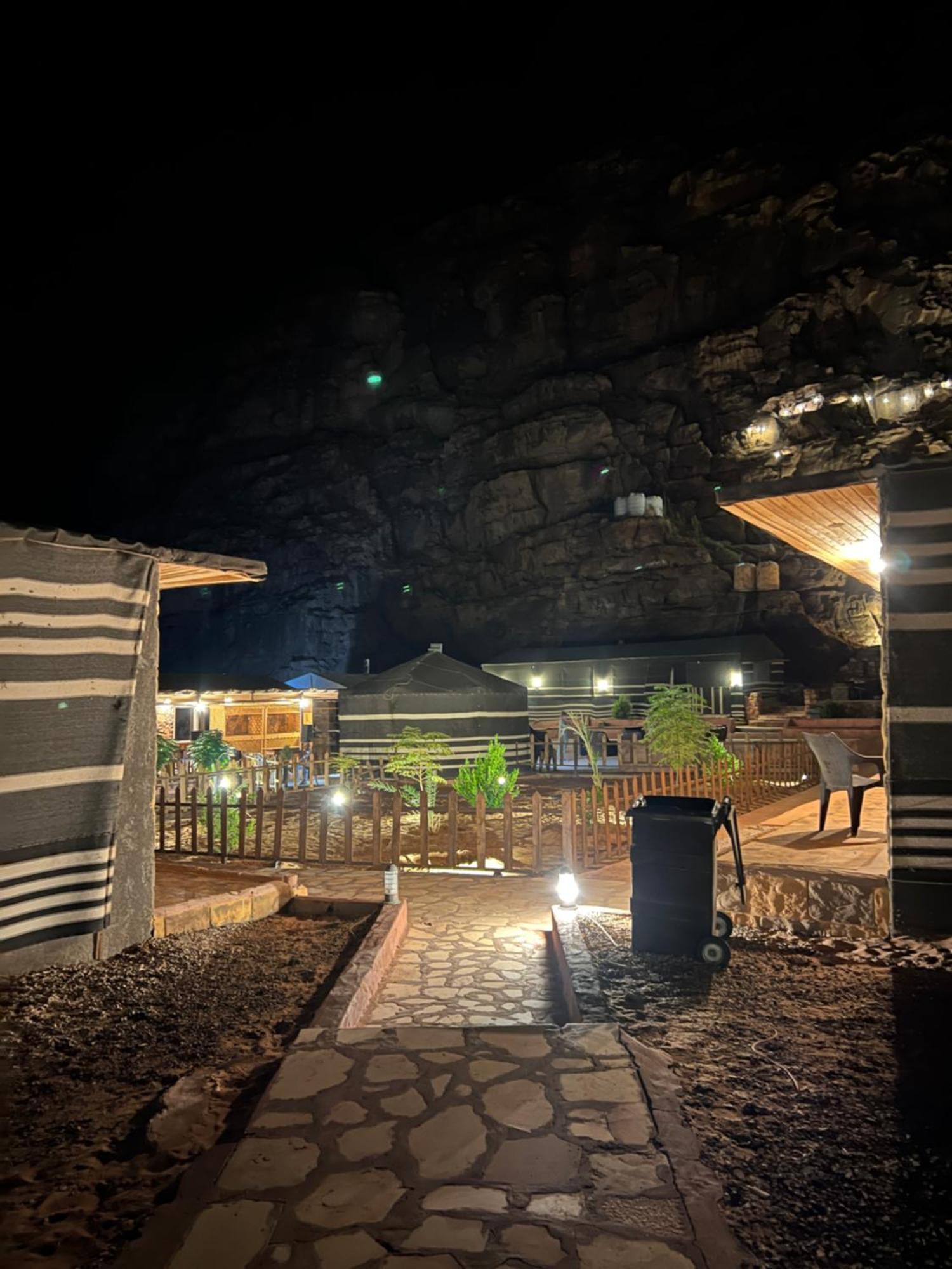 Wadi Rum Sky Camp Luaran gambar