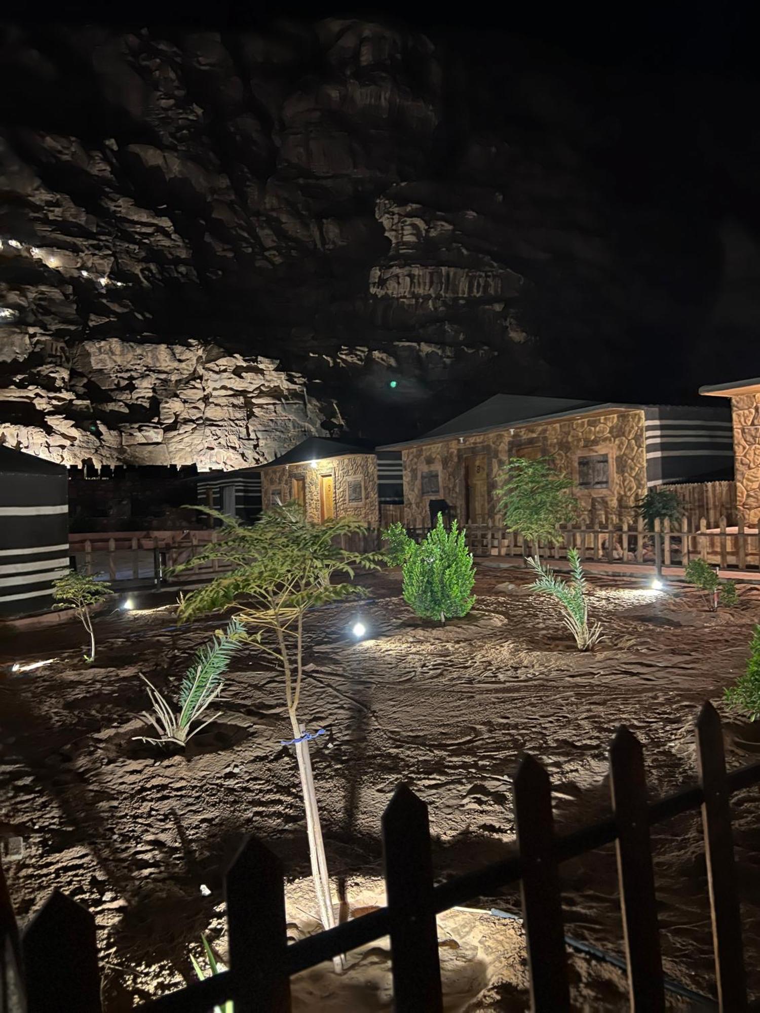 Wadi Rum Sky Camp Luaran gambar